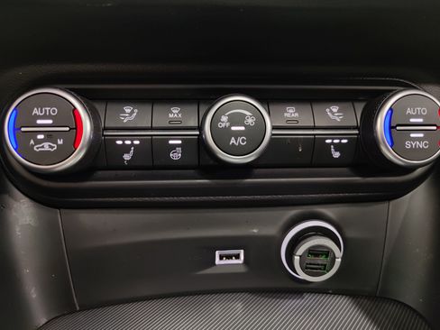 Certified 2023 Alfa Romeo Stelvio Veloce AWD/4WD image 20