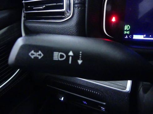 Used 2024 Jeep Wagoneer L Series II w/ Flexible Seating Group AWD/4WD image 18