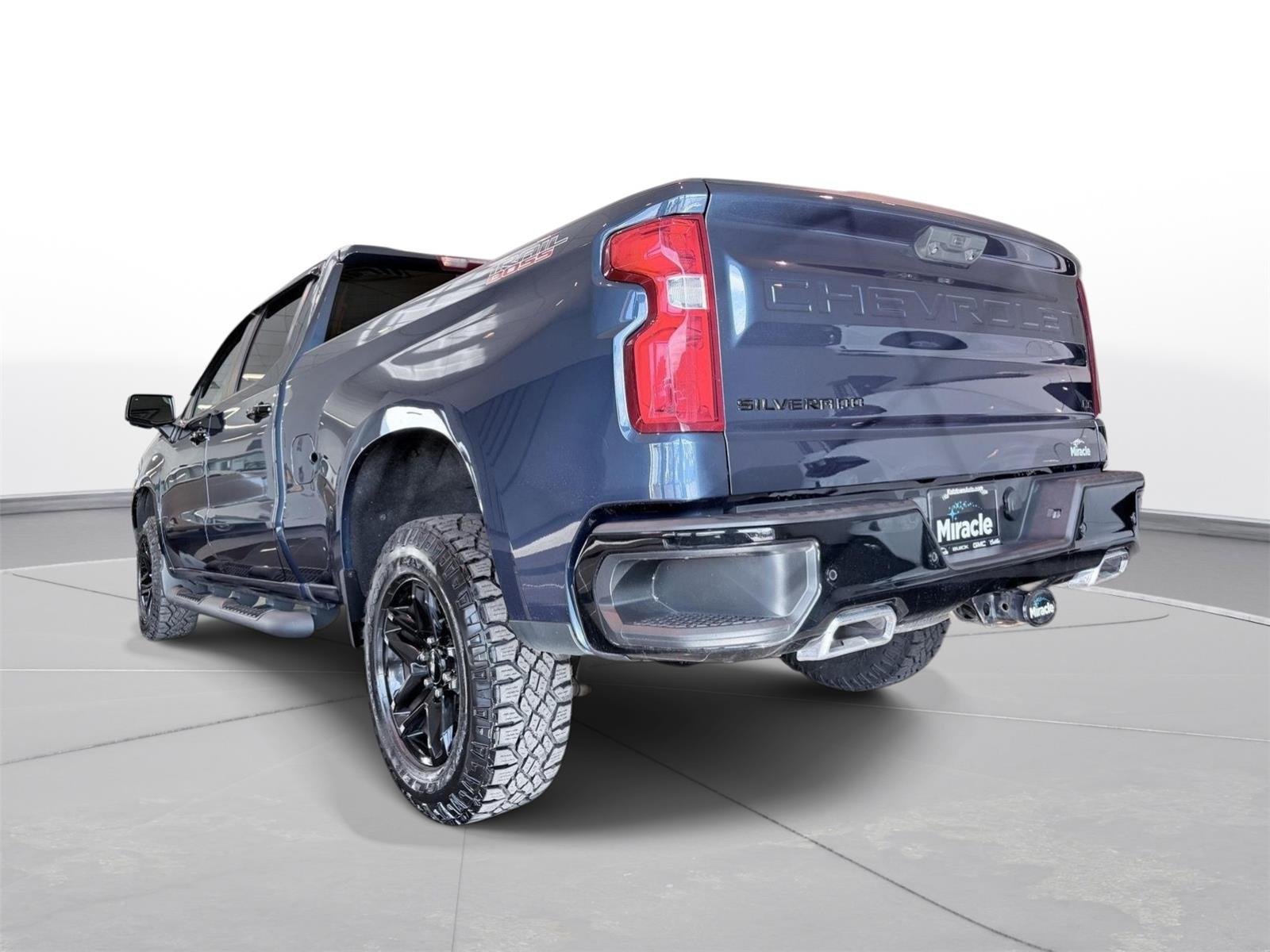 Used 2022 Chevrolet Silverado 1500 LT Trail Boss w/ LT Trail Boss Premium Package AWD/4WD image 7