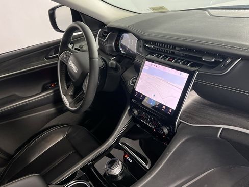 Used 2023 Jeep Grand Cherokee L Limited w/ Luxury Tech Group II image 32