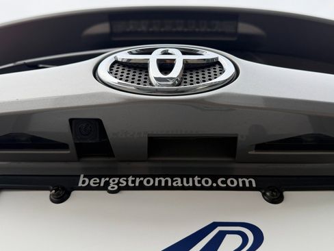 Used 2016 Toyota RAV4 XLE image 12