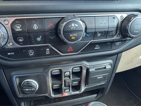 Used 2021 Jeep Wrangler Unlimited Sport AWD/4WD image 16