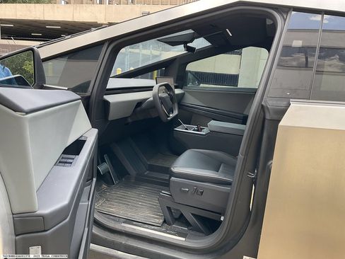 Used 2025 Tesla Cybertruck AWD Crew Cab image 7