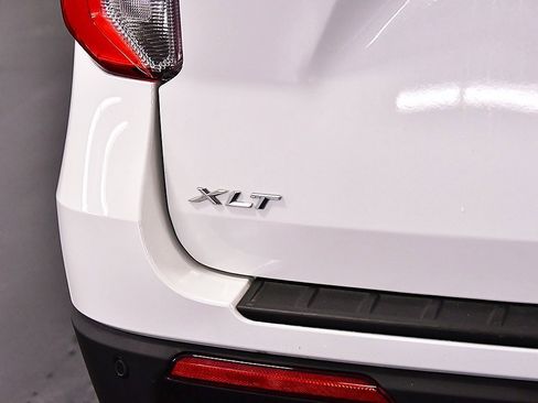 Used 2024 Ford Explorer XLT w/ Class IV Trailer Tow Package image 11