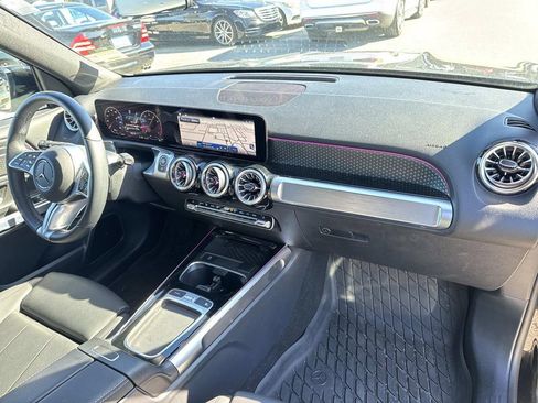 Used 2025 Mercedes-Benz GLB 250 image 13