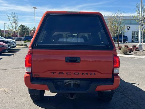 Used 2016 Toyota Tacoma TRD Sport w/ Towing Package image 6