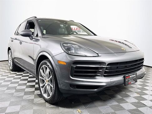 Used 2020 Porsche Cayenne S image 1