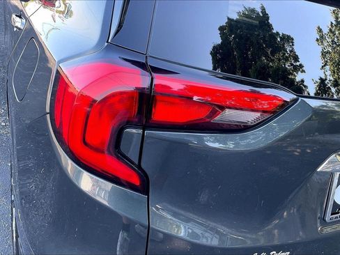 Used 2018 GMC Terrain Denali w/ GMC Pro Grade Package AWD/4WD image 28
