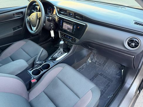 Used 2018 Toyota Corolla LE FWD image 10