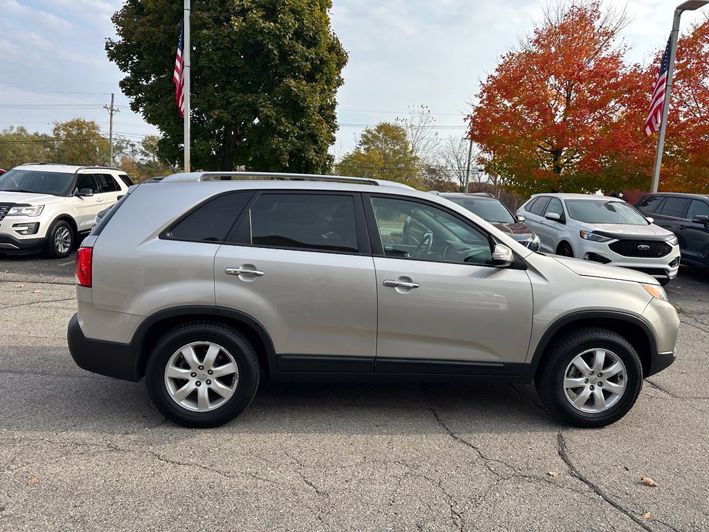 Used 2013 Kia Sorento LX w/ Convenience Pkg FWD image 6
