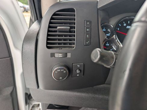 Used 2007 GMC Sierra 2500 SLE w/ EZ-Lift Tailgate Package RWD image 27