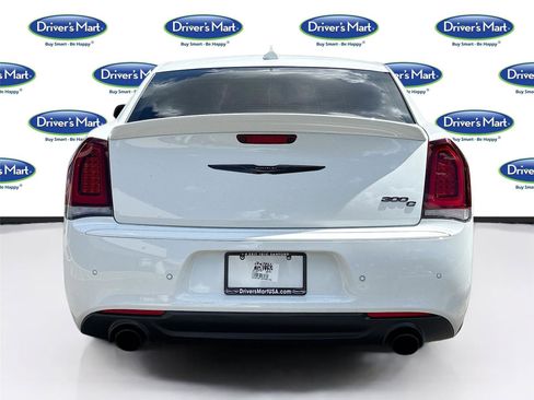 Used 2023 Chrysler 300 C image 7