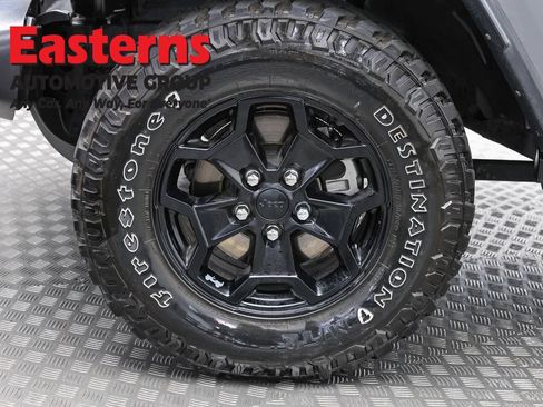 Used 2023 Jeep Wrangler Unlimited w/ Cold Weather Group AWD/4WD image 31