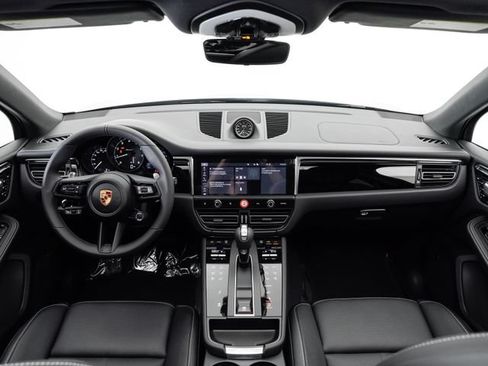 Certified 2025 Porsche Macan Turbo AWD/4WD image 22