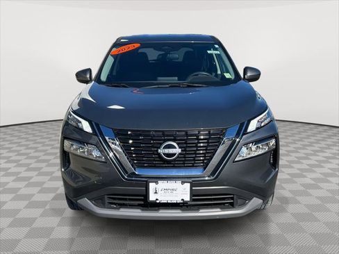Used 2023 Nissan Rogue SV image 2