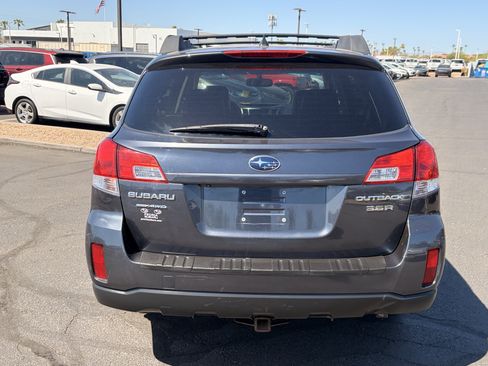 Used 2011 Subaru Outback 3.6R Limited AWD/4WD image 4