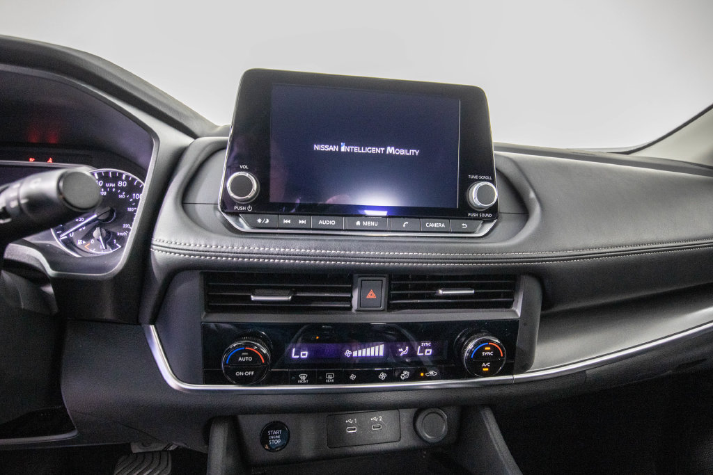 Used 2025 Nissan Rogue SV FWD image 25