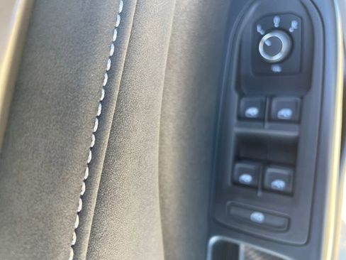 New 2025 Volkswagen Taos SE image 19