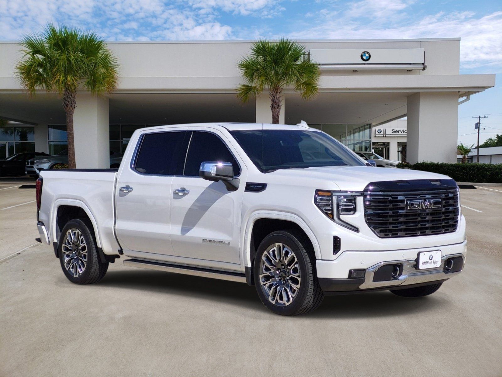 Used 2025 GMC Sierra 1500 Denali Ultimate AWD/4WD image 3