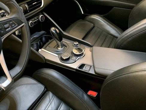 Used 2017 Alfa Romeo Giulia Ti w/ TI 19" Sport Package image 21