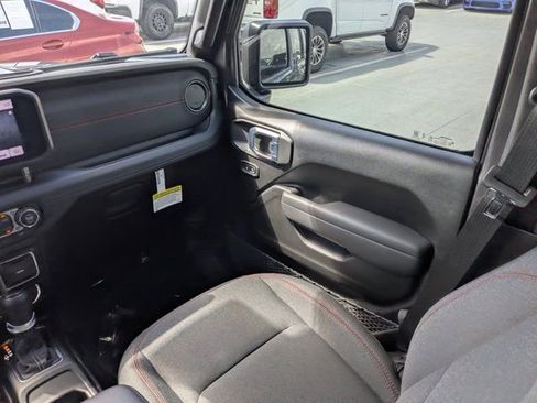 New 2026 Jeep Wrangler Unlimited Rubicon AWD/4WD image 17