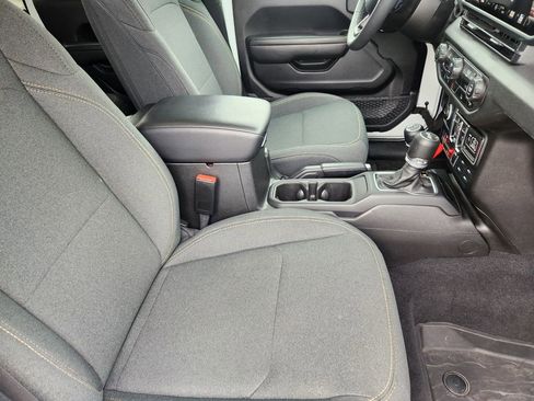 Used 2025 Jeep Wrangler Unlimited Sport AWD/4WD image 15