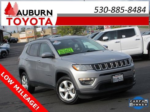 Used 2018 Jeep Compass Latitude image 1