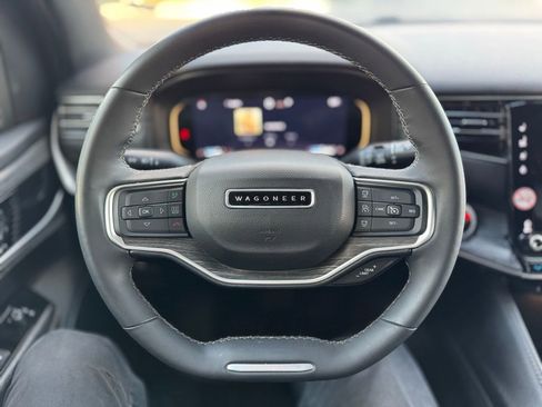 Used 2024 Jeep Wagoneer Series II image 6