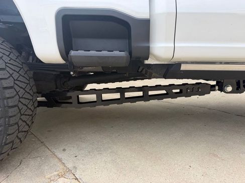 Used 2024 Ford F350 Platinum w/ FX4 Off-Road Package AWD/4WD image 17