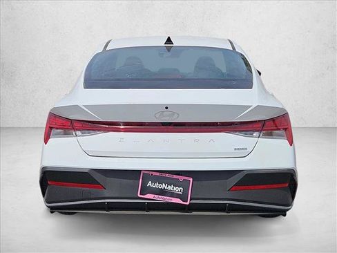 New 2026 Hyundai Elantra Hybrid FWD image 8