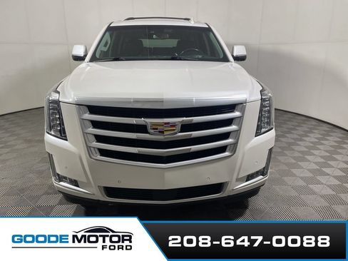 Used 2019 Cadillac Escalade Premium Luxury AWD/4WD image 3