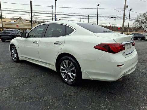 Used 2016 INFINITI Q70 3.7 image 4