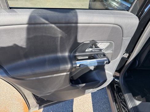 Certified 2025 Mercedes-Benz GLB 250 GLB  250 image 12