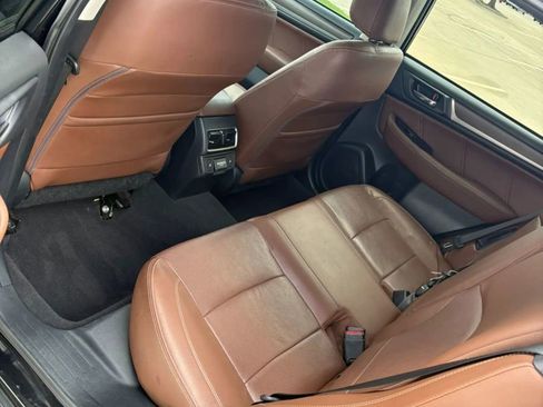 Used 2018 Subaru Outback 2.5i Touring AWD/4WD image 7