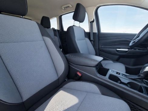 Used 2019 Ford Escape SE image 10