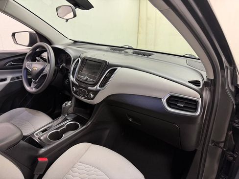 Used 2019 Chevrolet Equinox LS w/ LS Convenience Package FWD image 12