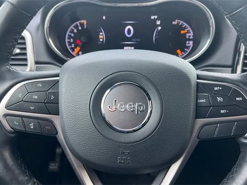 Used 2020 Jeep Grand Cherokee Altitude image 30