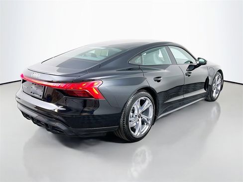 Used 2022 Audi e-tron GT Premium Plus image 7