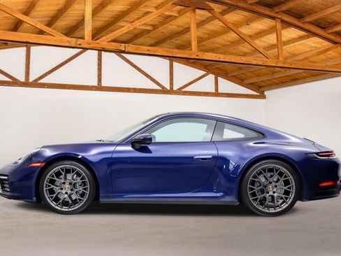 Used 2020 Porsche 911 Carrera image 2