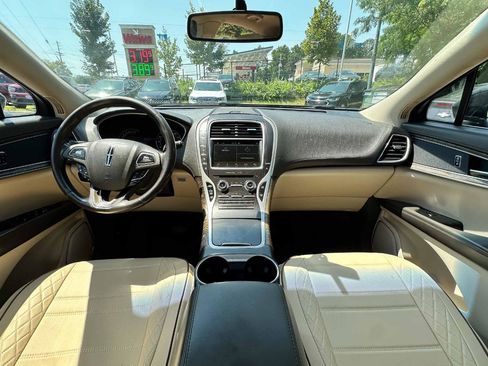 Used 2017 Lincoln MKX Select image 14