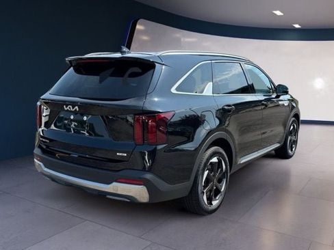 Certified 2025 Kia Sorento EX AWD/4WD image 5