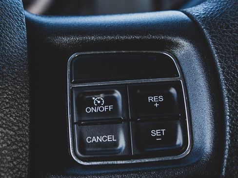 Used 2018 RAM 2500 Tradesman w/ Chrome Appearance Group image 9