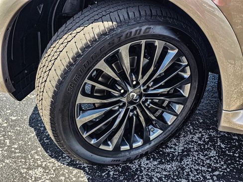 Certified 2024 INFINITI QX80 Sensory AWD/4WD image 10