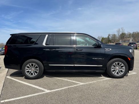 Used 2021 GMC Yukon XL Denali image 8
