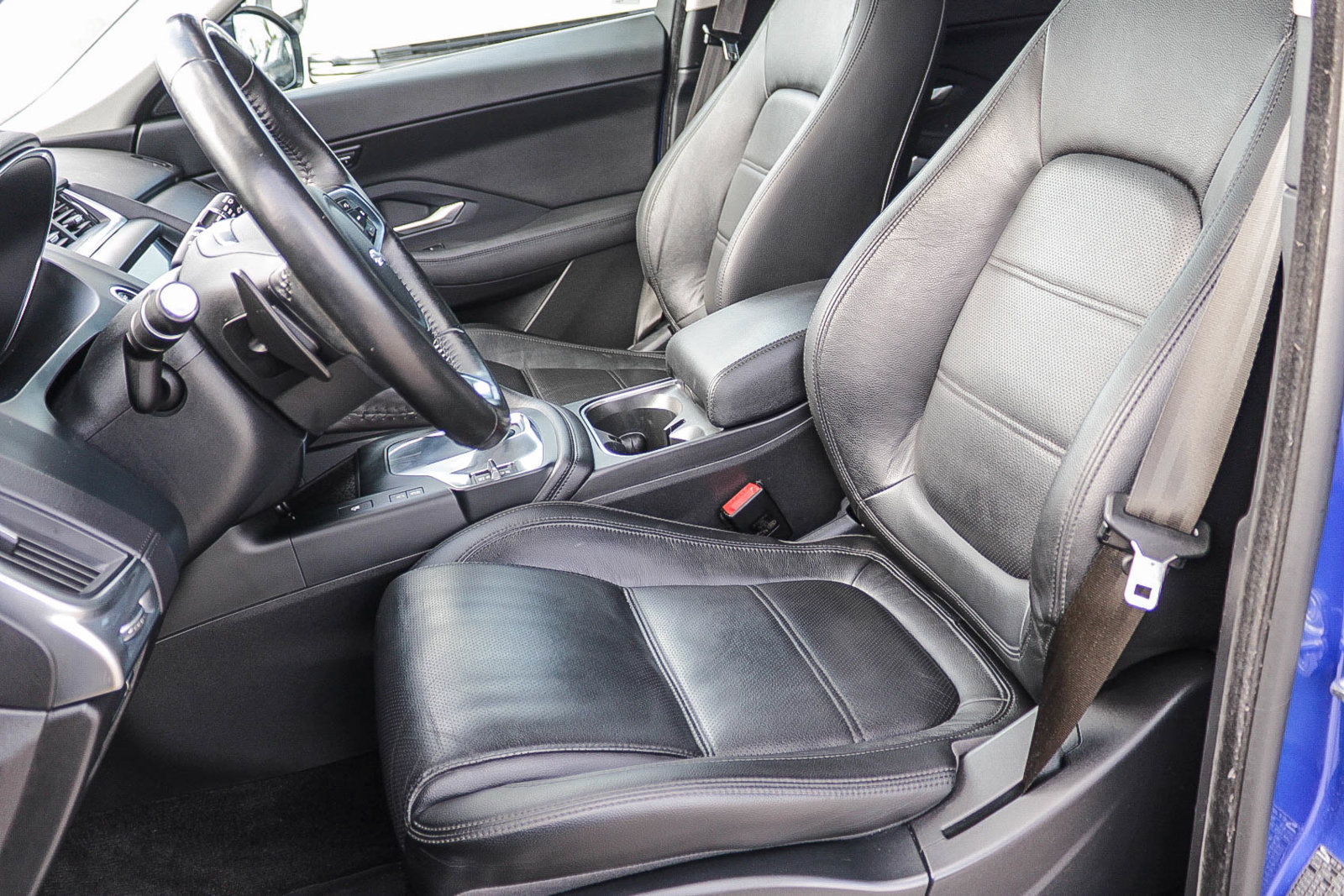 Used 2019 Jaguar E-PACE SE AWD/4WD image 17