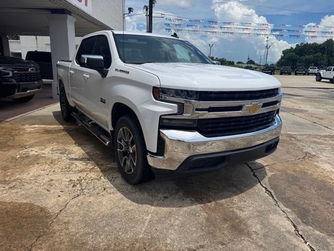 Used 2020 Chevrolet Silverado 1500 LT w/ Texas Edition RWD image 12