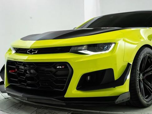 Used 2021 Chevrolet Camaro ZL1 RWD image 18
