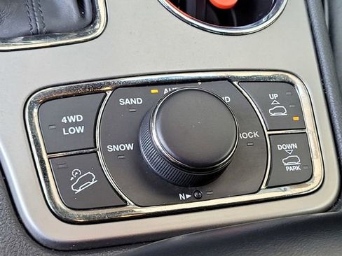 Used 2020 Jeep Grand Cherokee High Altitude AWD/4WD image 15