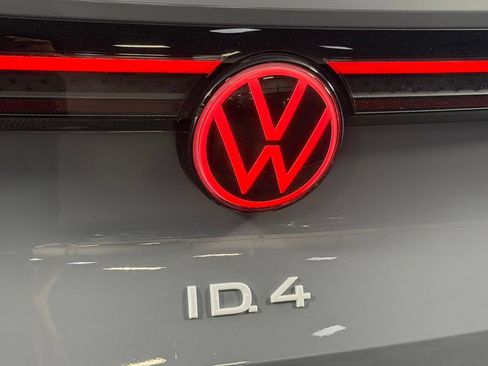 Used 2023 Volkswagen ID.4 Pro S AWD/4WD image 13