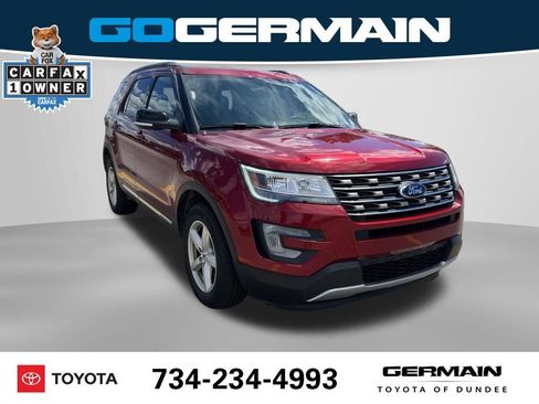 Used 2017 Ford Explorer XLT AWD/4WD image 4